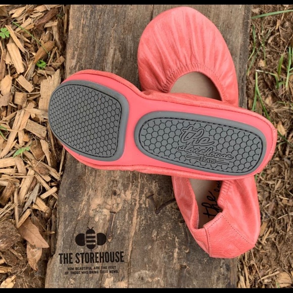 Storehouse- Coral Oil Tanned - Picture 3 of 3